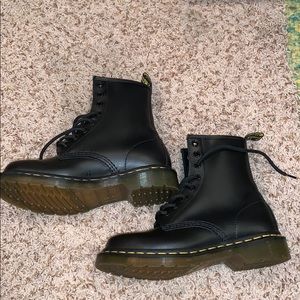 Dr Martens classic 1460 black boots